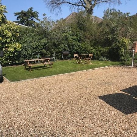 Berkshire Serviced Apartment Helena 12 レディング エクステリア 写真