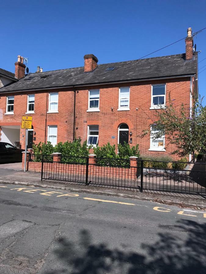 Berkshire Serviced Apartment Helena 12 レディング エクステリア 写真